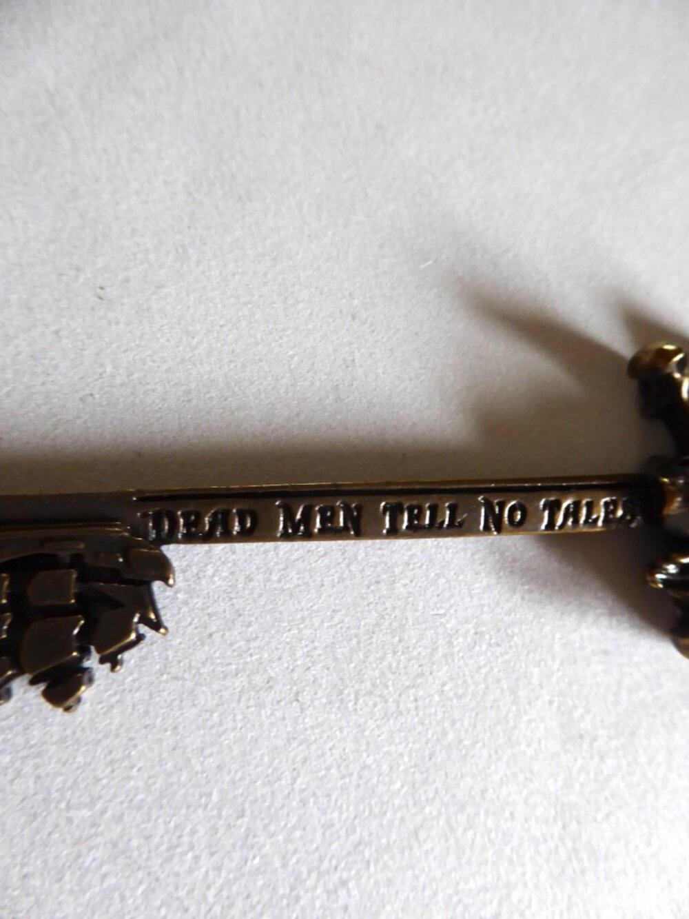 NEW VINTAGE DISNEY MAGIC KEY COLLECTION PIRATES CARIBBEAN METAL SKELETON KEY - Picture 9 of 15